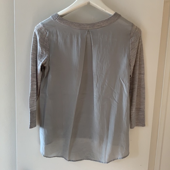 Club Monaco XS Light Grey thin merino wool Sweater w/ Silk back Panel - Picture 3 of 6